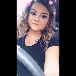 Meet your Posher, Selena